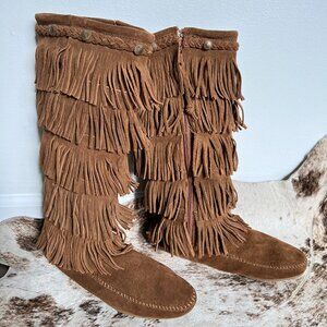 Minnetonka fringe boots Size 10